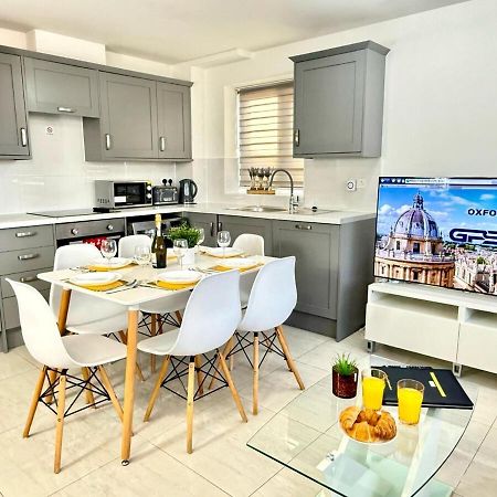Walnut Luxurious 2-Bedroom With Ensuite - Parking, Netflix, Wifi - Close To Oxford, Bicester & Blenheim Palace Kidlington Extérieur photo