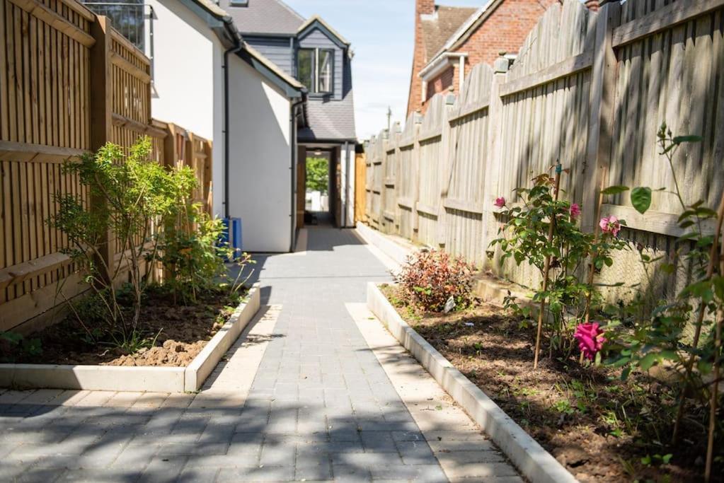 Walnut Luxurious 2-Bedroom With Ensuite - Parking, Netflix, Wifi - Close To Oxford, Bicester & Blenheim Palace Kidlington Extérieur photo