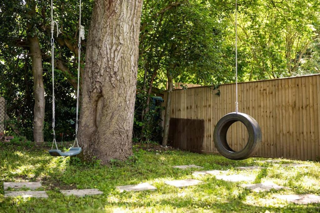 Walnut Luxurious 2-Bedroom With Ensuite - Parking, Netflix, Wifi - Close To Oxford, Bicester & Blenheim Palace Kidlington Extérieur photo