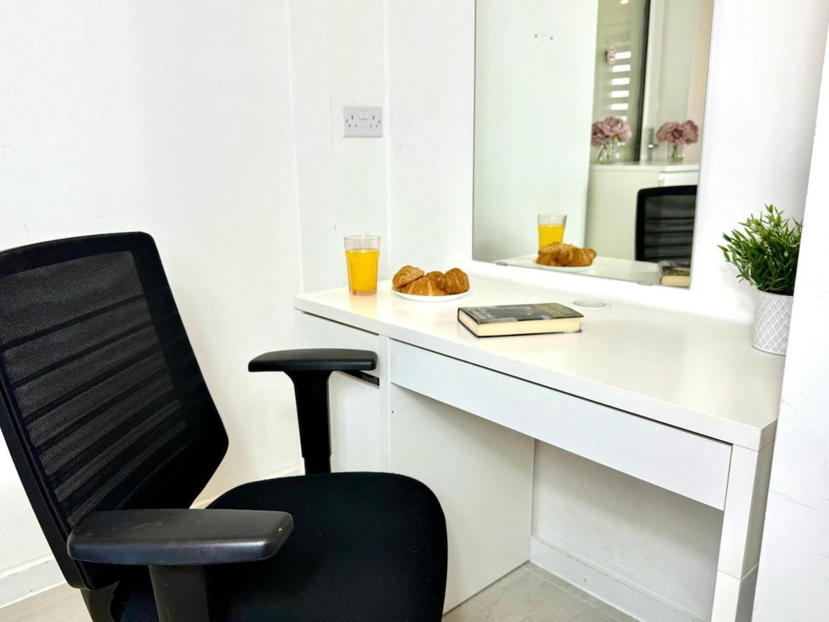 Walnut Luxurious 2-Bedroom With Ensuite - Parking, Netflix, Wifi - Close To Oxford, Bicester & Blenheim Palace Kidlington Extérieur photo