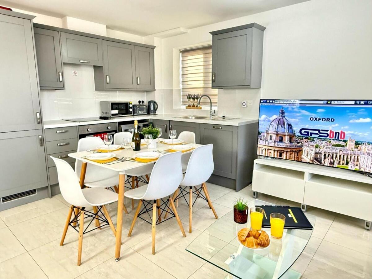 Walnut Luxurious 2-Bedroom With Ensuite - Parking, Netflix, Wifi - Close To Oxford, Bicester & Blenheim Palace Kidlington Extérieur photo
